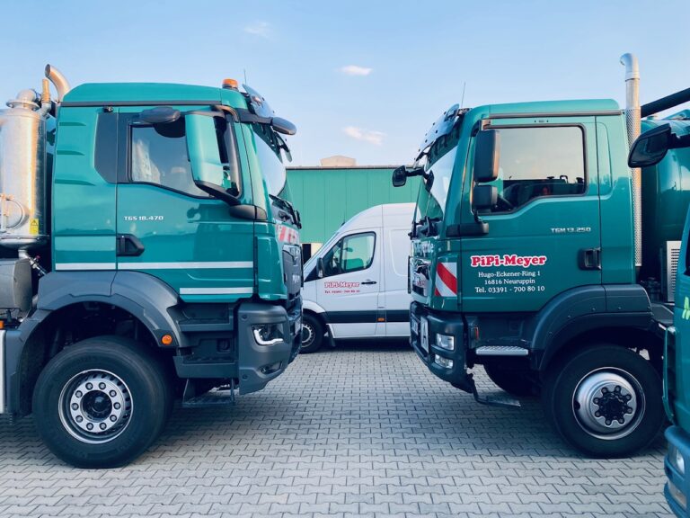 Flotte von Pipi Meyer Servicefahrzeugen 2